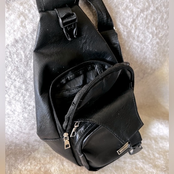 Leather Sling Satchel Bag - Picture 4 of 7